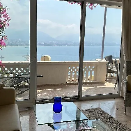 In The Hearth Of City, Seaview. Апартаменты *