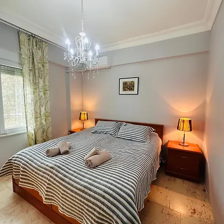 Appartement In The Hearth Of City, Seaview. *